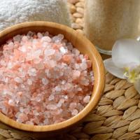 The Spice Lab Pink Himalayan Crystal Bath Sea Salt - Course Grain -  1 Kilo 2.22lbs